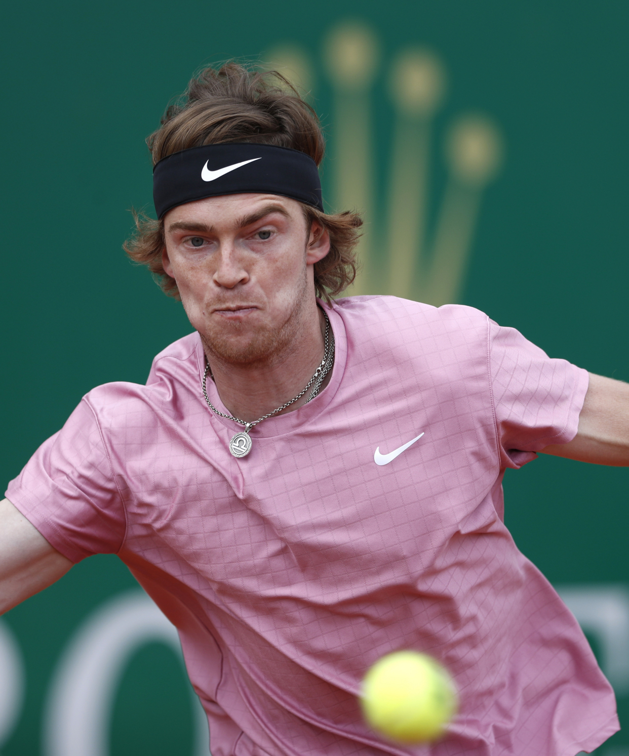 爱游戏官方-法网鏖战蒙特卡洛大师赛，西西帕斯点燃赛场