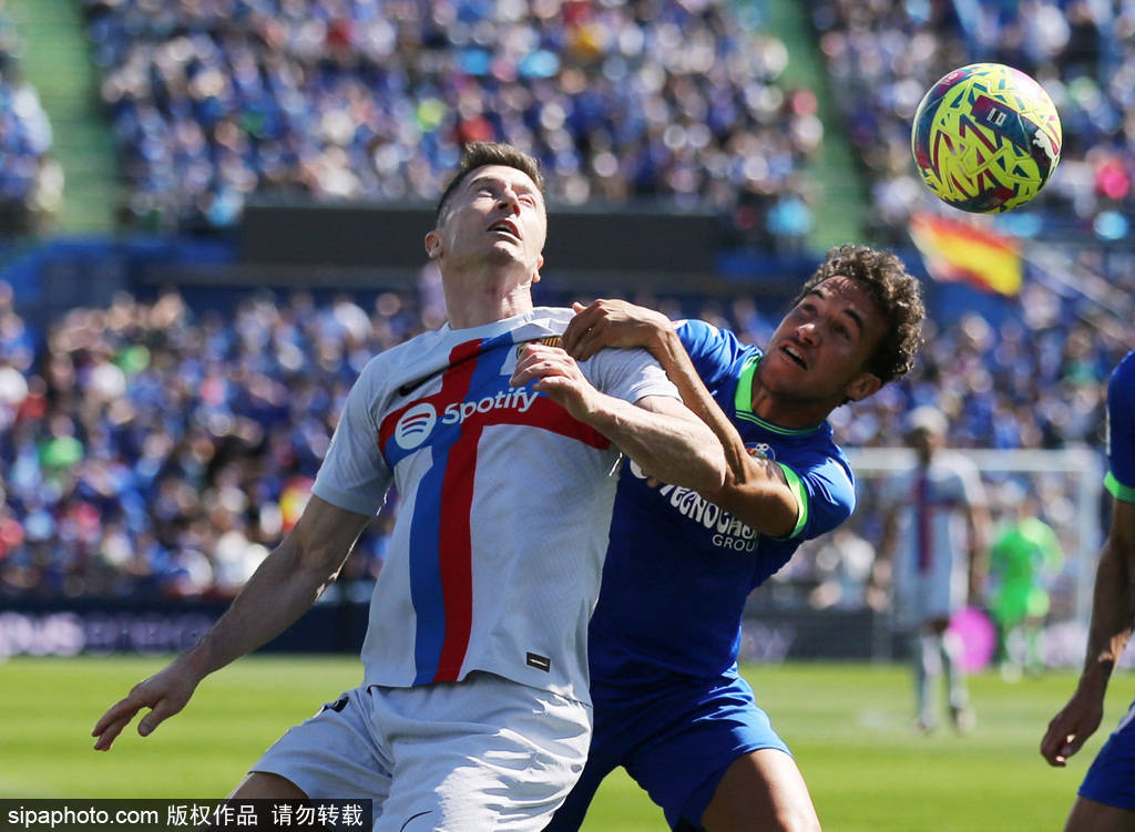 爱游戏2026-曼城横扫丹麦，楚阿梅尼点燃赛场